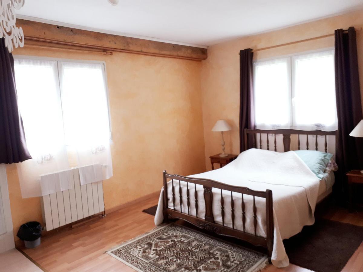 Chambres D'Hotes La Noyeraie Izeron Екстериор снимка