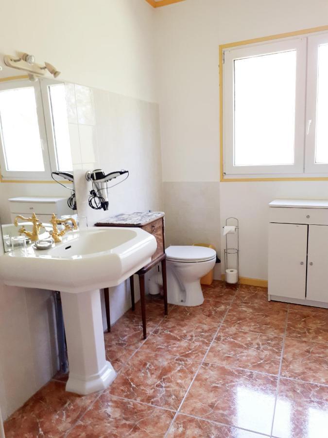 Chambres D'Hotes La Noyeraie Izeron Екстериор снимка